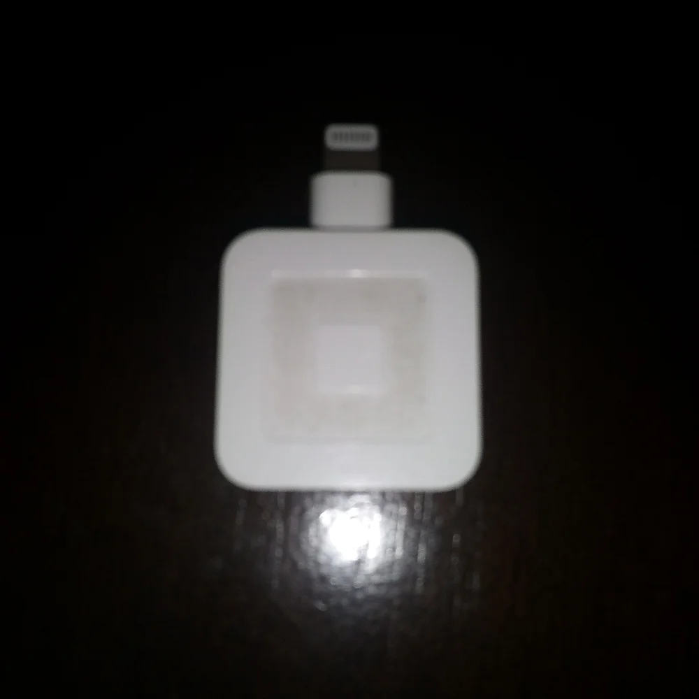 NWOB Credit Card Reader Chip Machine for Mobile Phones, iPhone iPad, Square